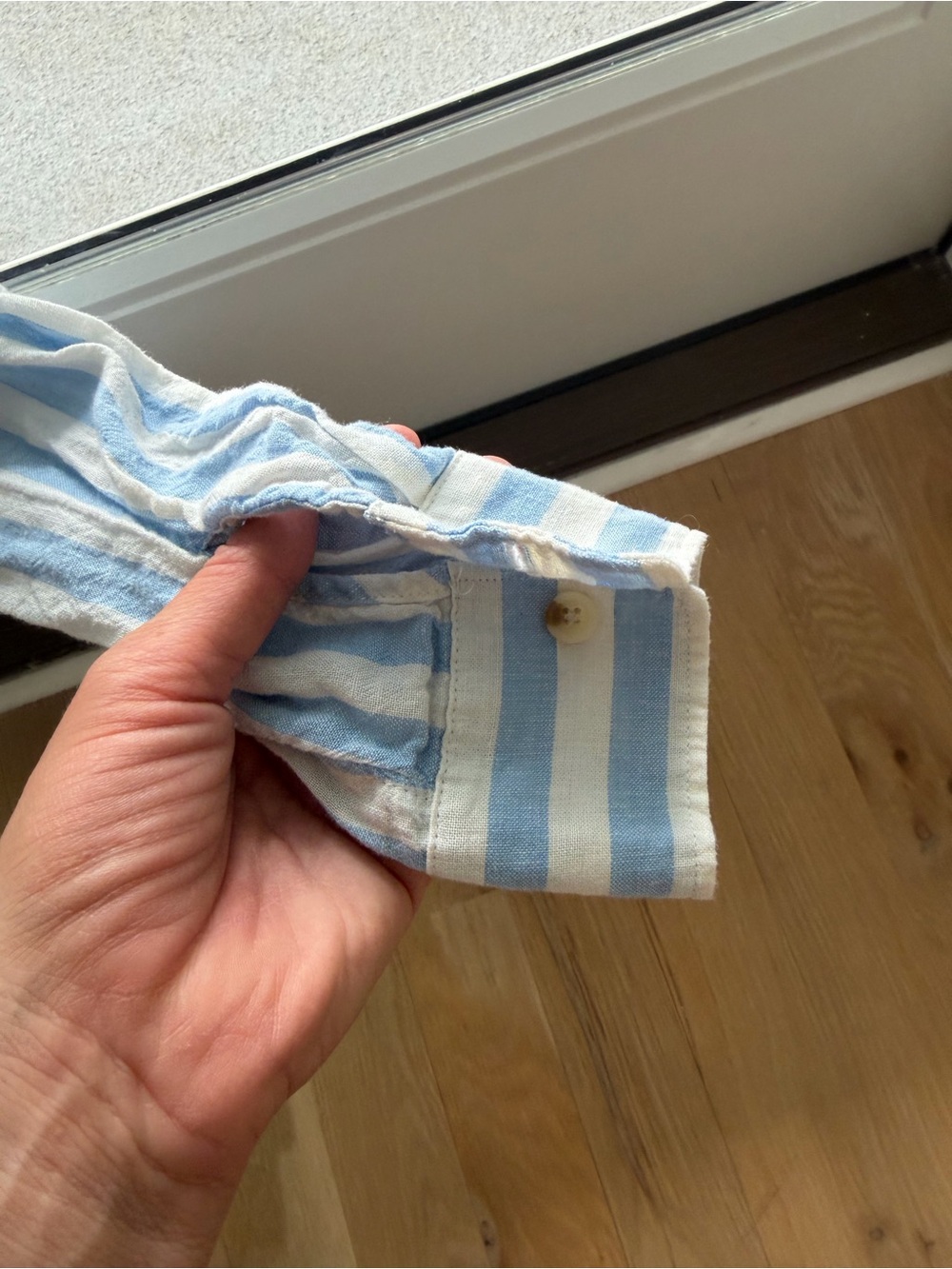 Marine Layer women’s oversized Blue & White Striped Button-Up Shirt - Picture 4 of 4